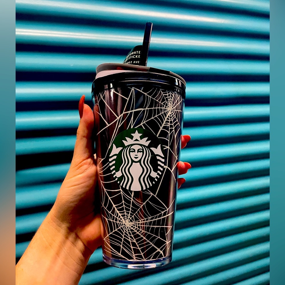2021 🕸️ Limited Edition Glow-in-the-Dark Grande Tumbler 🕷️